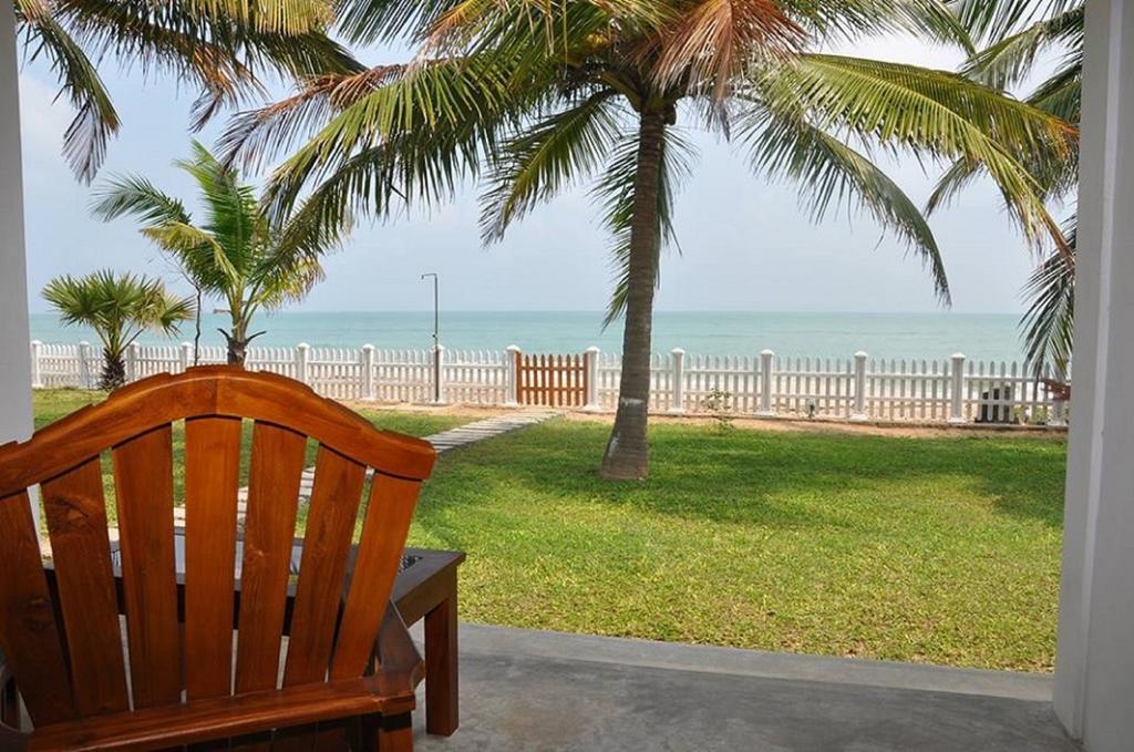 Pearl Oceanic Resort - Trincomalee Room photo